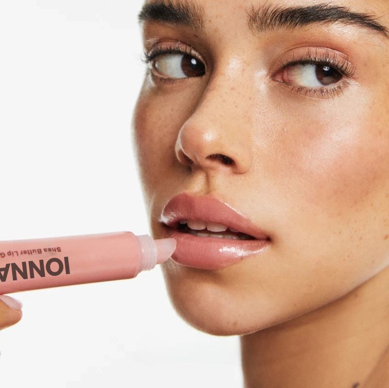 IONNAA GLOSS